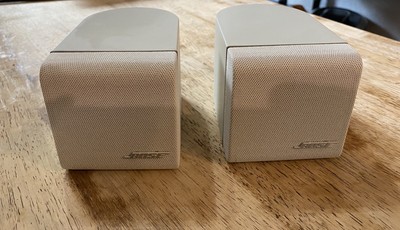 pair 2 bose speakers